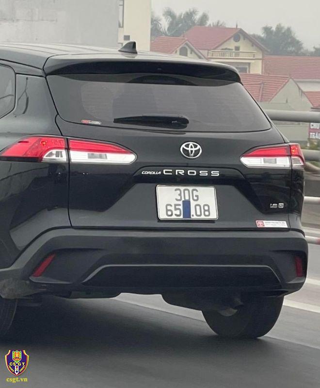 Lái xe che biển số không “thoát được” CSGT 