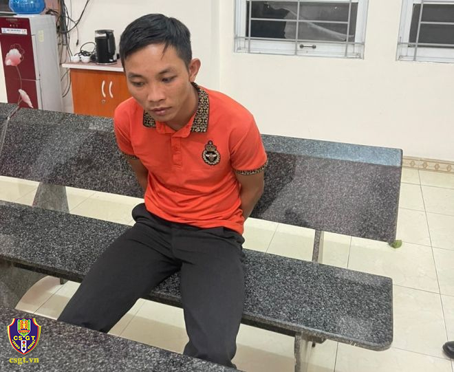 Đối tượng truy nã trong hành trình lẩn trốn trên xe tải bị