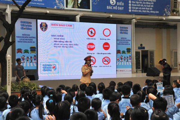  Đổi mới nội dung, nâng cao hiệu quả công tác tuyên truyền vận động quần chúng nhân dân tham gia bảo đảm TTATGT