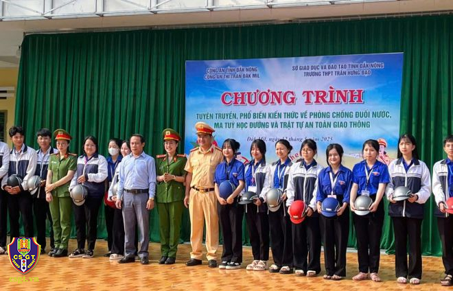 Tuyên truyền nâng cao kiến thức an toàn giao thông cho học sinh trung học phổ thông